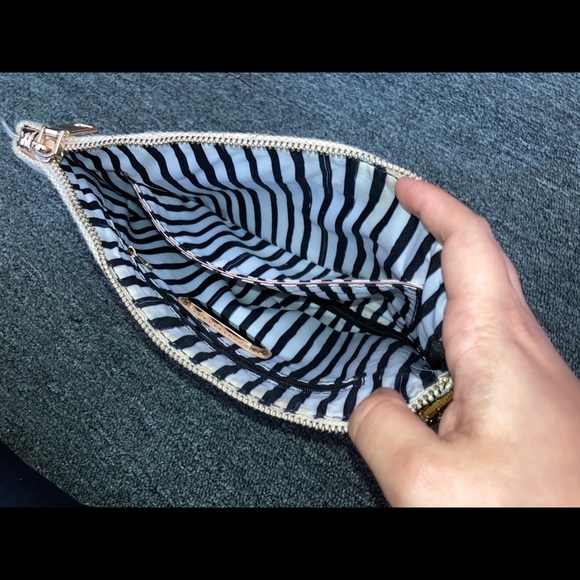 Wristlet - Picture 5 of 5